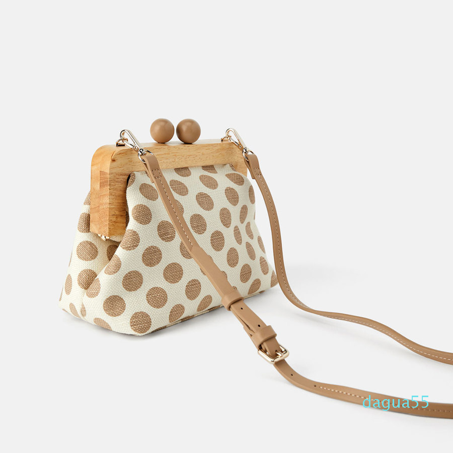 Vintage Wooden Clip Shell Women Crossbody Bags Designer Dot Lady Shoulder Bag Luxury Female Evening Clutch Bag Small Purses 2019 C1016, Black
Vintage Wooden Clip Shell Women Crossbody Bags Designer Dot Lady Shoulder Bag Luxury Female Evening Clutch Bag Small Purses 2019 C1016, Black