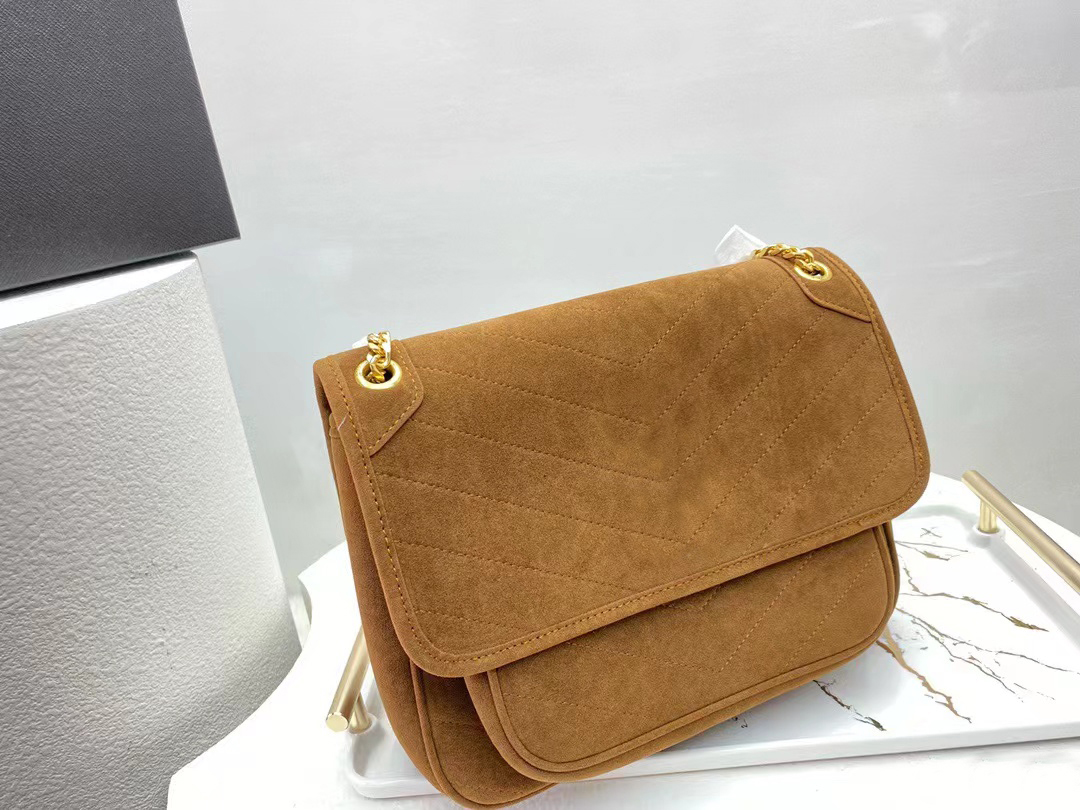 2022 women's fashion designer bags handbag single shoulder oblique hanging Vintage messenger bag suede chain original hardware, Red
2022 women's fashion designer bags handbag single shoulder oblique hanging Vintage messenger bag suede chain original hardware, Red
