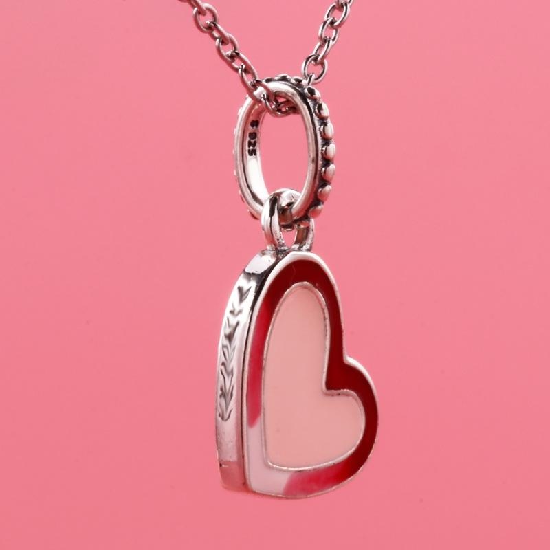 Factory wholesale 925 Sterling Silver Valentine's Day Asymmetric Hearts of Love Dangle Charm Bead Fits European Jewelry Charm Bracelets
Factory wholesale 925 Sterling Silver Valentine's Day Asymmetric Hearts of Love Dangle Charm Bead Fits European Jewelry Charm Bracelets