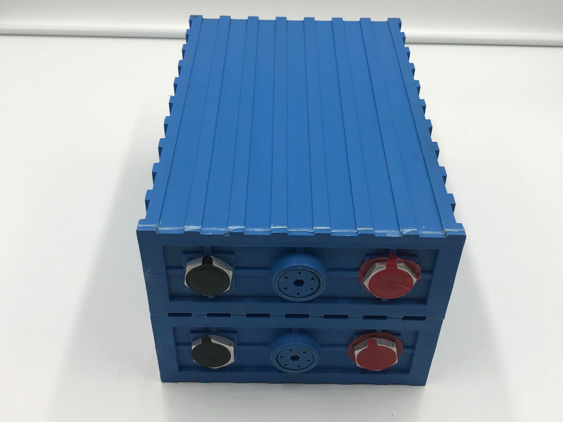 16pcs 12V 24V 48V suitable for 3.2V 200AH Lifepo4 battery Rechargeable battery pack Solar energy storage Duty fr
