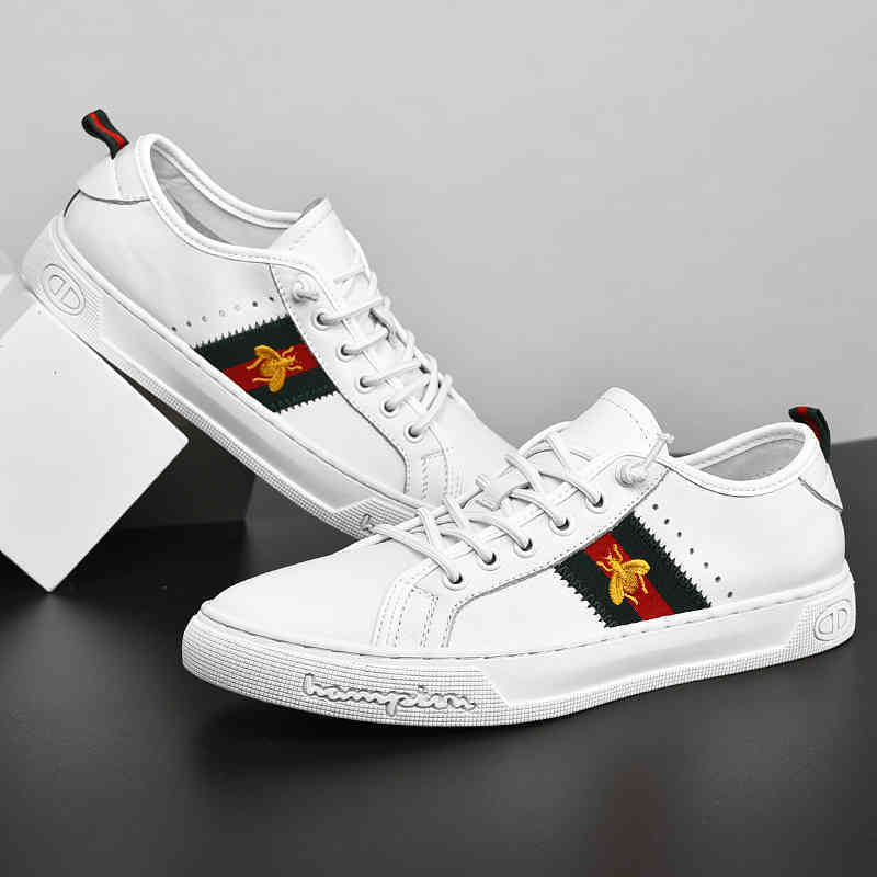 Shoes man high quality top layer leather white Casual Hand sewn bottom casual for mens Two shoelaces
Shoes man high quality top layer leather white Casual Hand sewn bottom casual for mens Two shoelaces