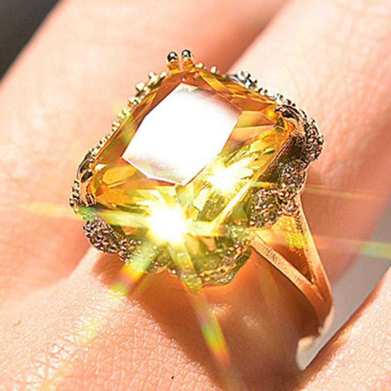 Silver Color Party Ring Fashion Female Big Yellow Zircon Stone Promise Engagement Wedding Rings For Women Cluster
Silver Color Party Ring Fashion Female Big Yellow Zircon Stone Promise Engagement Wedding Rings For Women Cluster