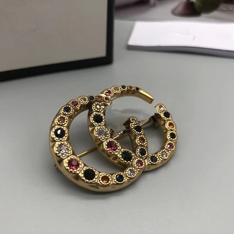 High quality ladies brooch fashion new personality rhinestones English letters brooch clothing gift accessories wholesale fast delivery RY242
High quality ladies brooch fashion new personality rhinestones English letters brooch clothing gift accessories wholesale fast delivery RY242