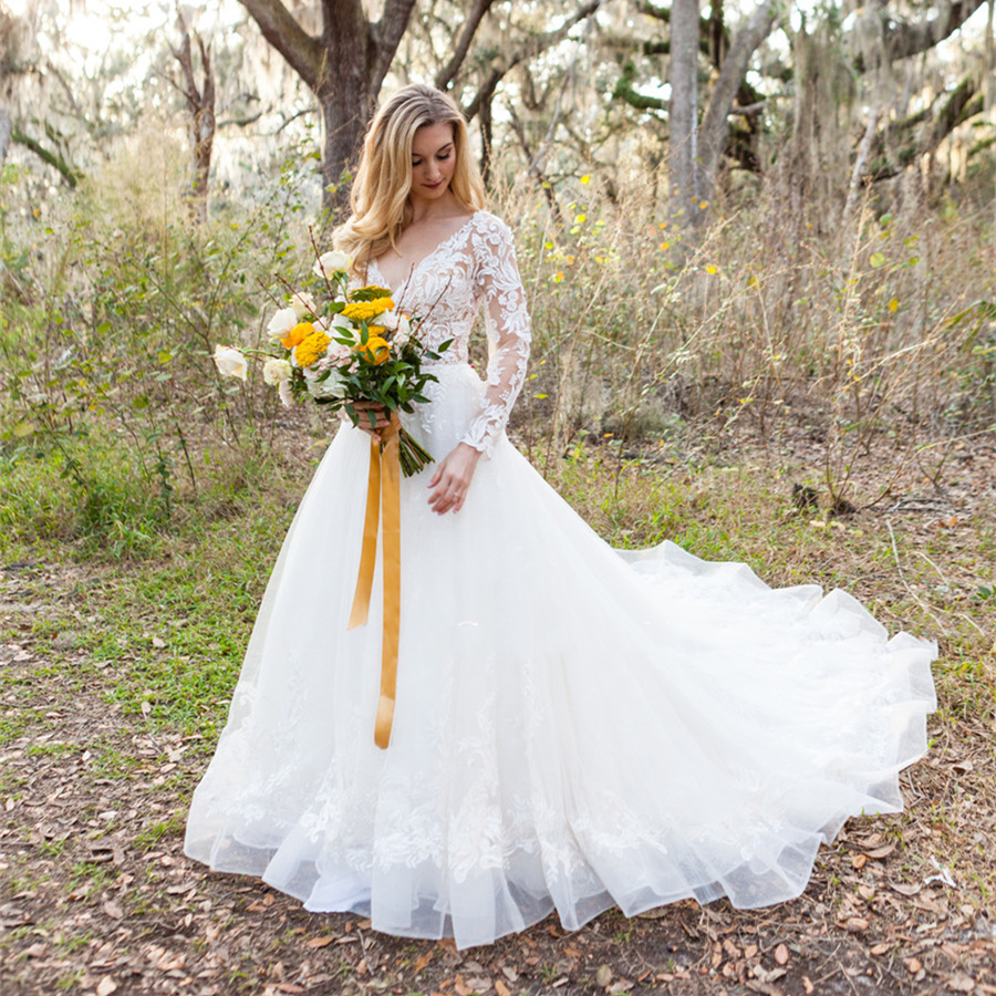 Vintage V-neck Long Sleeves Lace Wedding Dress A Line Court Train vestido de novia Princess Bridal Dresses Appliqued Illusion Bodice Ivory Country Boh