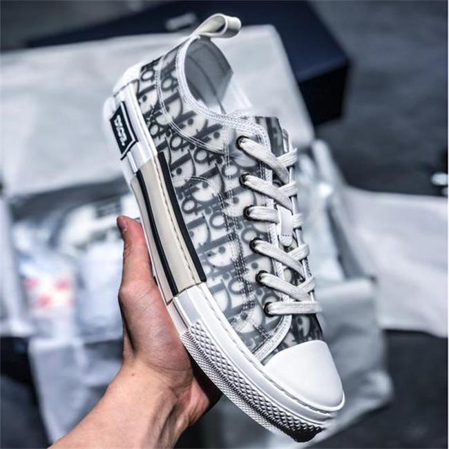 Designers Dìòr Cònvèrsè B23 Trainers Oblique Scarpe Decorat Luxurys KAWS Mens Hommes High Top Sneakers Low Triple S Women Casual Shoes 3185
Designers Dìòr Cònvèrsè B23 Trainers Oblique Scarpe Decorat Luxurys KAWS Mens Hommes High Top Sneakers Low Triple S Women Casual Shoes 3185