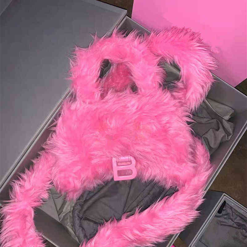Winter Plush Bag Female b Home Hourglass Autumn and Portable Single Shoulder Diagonal, Pink trumpet
Winter Plush Bag Female b Home Hourglass Autumn and Portable Single Shoulder Diagonal, Pink trumpet