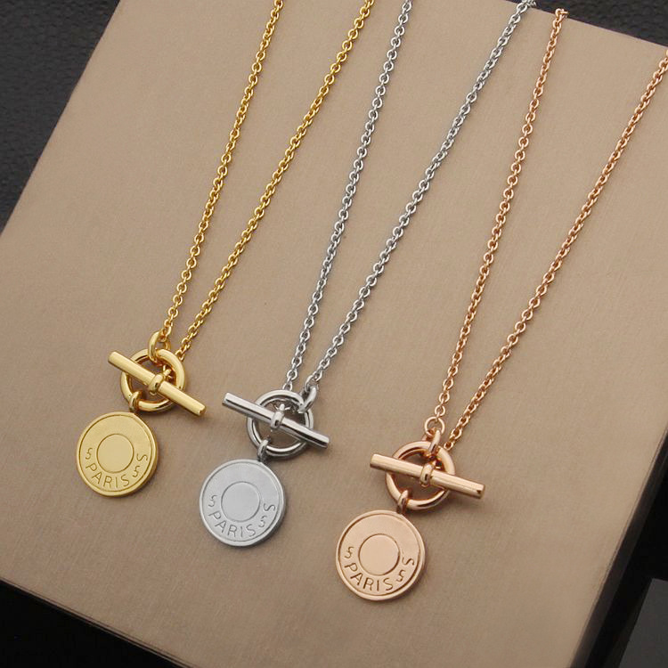 Luxury Jewelry Designer Necklace with Etched Round OT Clasp Necklace for Loving Men and Women, Silver
Luxury Jewelry Designer Necklace with Etched Round OT Clasp Necklace for Loving Men and Women, Silver