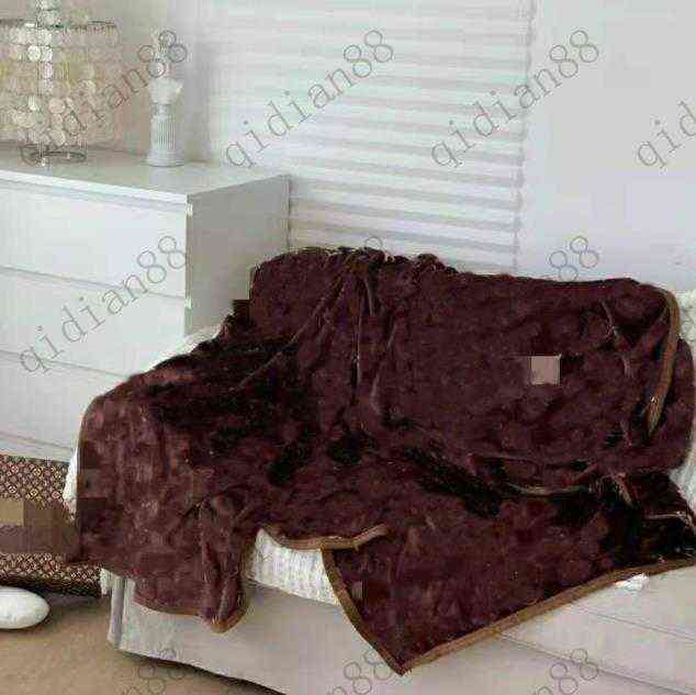 Printed Cashmere Blanket Velvet Shawl Home Travel Warm Letter Original Knitted Jacquard Wool Flying Carpet Sofa Towel Tapestry
Printed Cashmere Blanket Velvet Shawl Home Travel Warm Letter Original Knitted Jacquard Wool Flying Carpet Sofa Towel Tapestry