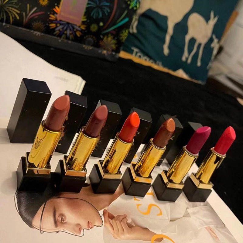 1set Matte Lipstick set Box Firework Lip gloss stick 6 Colors Nude Red Makeup Kit Gift Bag No Fading Soft Velvet, Mixed color
1set Matte Lipstick set Box Firework Lip gloss stick 6 Colors Nude Red Makeup Kit Gift Bag No Fading Soft Velvet, Mixed color