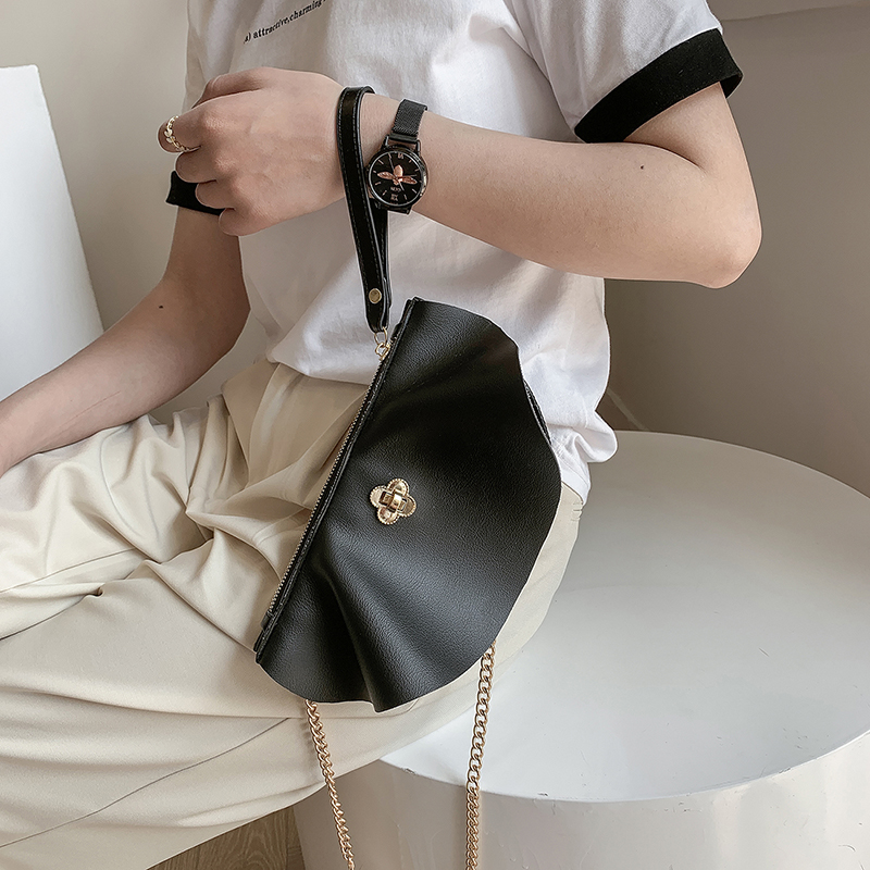 Evening Bags PU Leather Crossbody Semicircular Design Women Simple Solid color Ladies Fashion Chain Shoulder Messenger Bag, Black
Evening Bags PU Leather Crossbody Semicircular Design Women Simple Solid color Ladies Fashion Chain Shoulder Messenger Bag, Black
