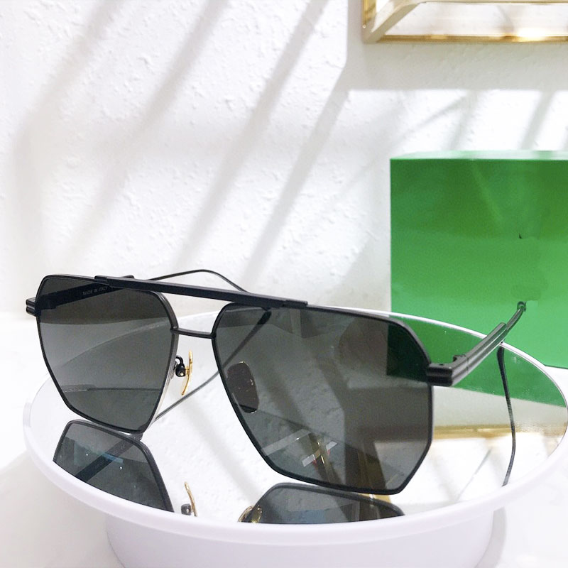 Fashion Ladies Square Sunglasses Gold Plated Frame Luxury Designer UV400 Polarized Sunglassess BV1012S High Quality Mens Goggles with Box, White;black
Fashion Ladies Square Sunglasses Gold Plated Frame Luxury Designer UV400 Polarized Sunglassess BV1012S High Quality Mens Goggles with Box, White;black