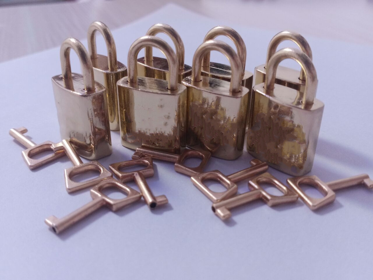 5 Pieces Top Quality Bag Key lock Accessories Padlock Matt Brass Gold Rolling Luggage Necklace Charm Engraved
5 Pieces Top Quality Bag Key lock Accessories Padlock Matt Brass Gold Rolling Luggage Necklace Charm Engraved