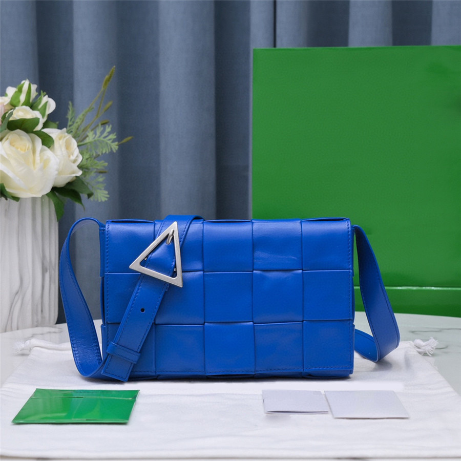 Fashion B Cassette Medium Intrecio Woven Leather Messenger Bag V Men Women Blue Shoulder Bags Silver Triangle Button 23*15*5cm, Customize 
Fashion B Cassette Medium Intrecio Woven Leather Messenger Bag V Men Women Blue Shoulder Bags Silver Triangle Button 23*15*5cm, Customize