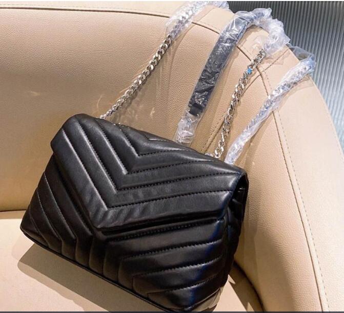 2021 designer luxury classic one-shoulder messenger bag ladies fashion brand single chain outdoor shopping universal
2021 designer luxury classic one-shoulder messenger bag ladies fashion brand single chain outdoor shopping universal