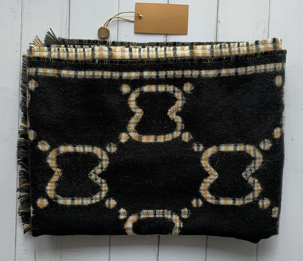 Designer Scarf winter Cashmere Scarfs high-end soft thick shawl Men women fashion classic letter With box senior gift
Designer Scarf winter Cashmere Scarfs high-end soft thick shawl Men women fashion classic letter With box senior gift