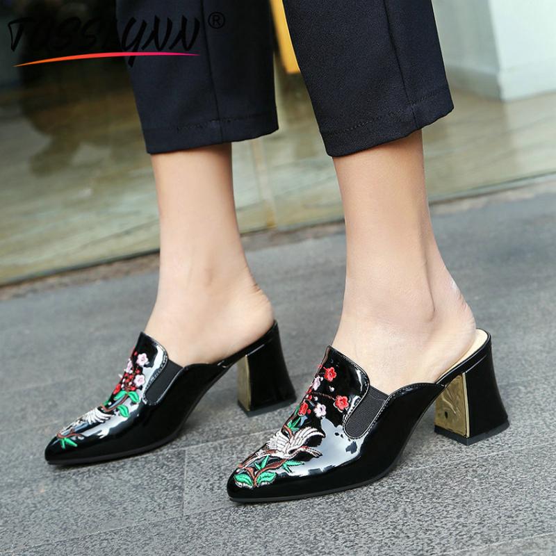 Slippers TASSLYNN 2021 Women PU Fashion Square Heels Outside Embroider Mules Shoes Pointed Toe Size 34-43, Black
Slippers TASSLYNN 2021 Women PU Fashion Square Heels Outside Embroider Mules Shoes Pointed Toe Size 34-43, Black