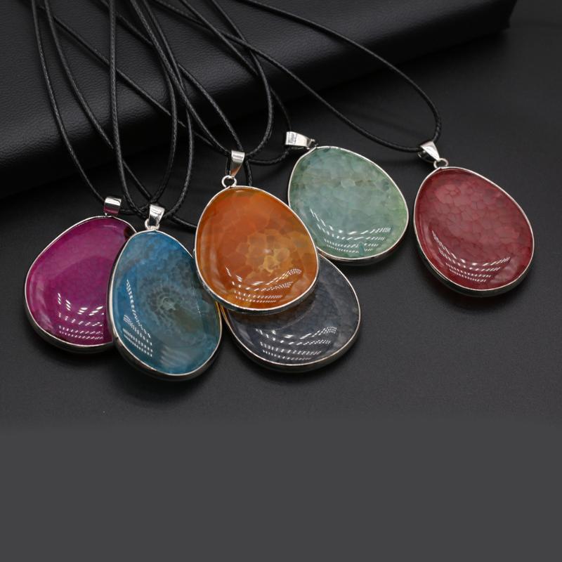 Pendant Necklaces Natural Stone Blue Green Red Dragon Bone Agates Wax Thread Necklace Women Jewelry Gift Size 28x42-30x45mm Length 40cm
Pendant Necklaces Natural Stone Blue Green Red Dragon Bone Agates Wax Thread Necklace Women Jewelry Gift Size 28x42-30x45mm Length 40cm