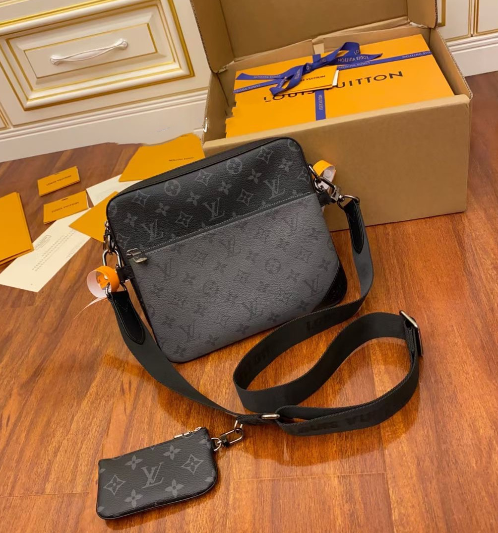 GGLVlouis
vittonysl
Women men Messenger bag Pochette Trio crossbody bags Top quality Portable Shoulder Handbag Man Handbags Sac Totes
GGLVlouis
vittonysl
Women men Messenger bag Pochette Trio crossbody bags Top quality Portable Shoulder Handbag Man Handbags Sac Totes