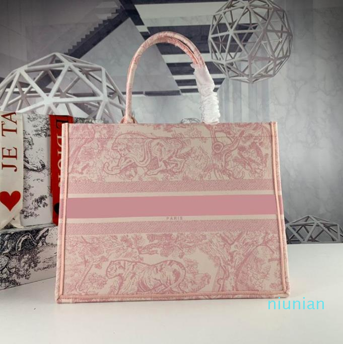 Fashion designer printed woman dinner bag wamen tote bags retro embroidery craft waman hand wrap two sizes, 31
Fashion designer printed woman dinner bag wamen tote bags retro embroidery craft waman hand wrap two sizes, 31