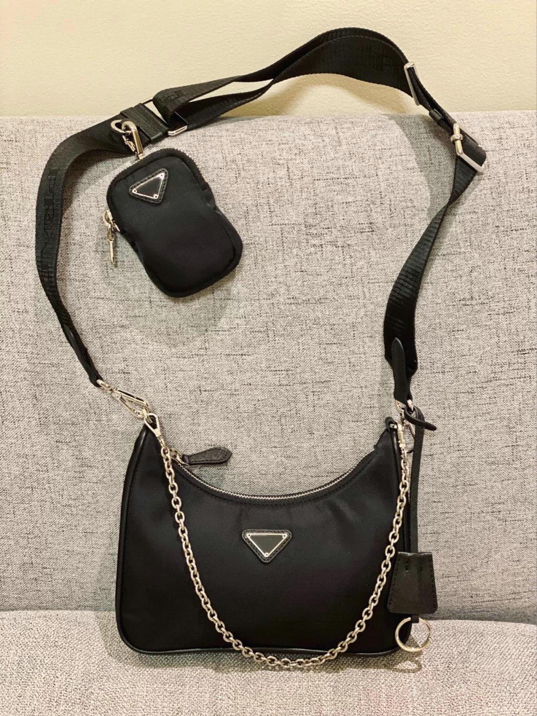 Re-Edition 2005 Designer Nylon Shoulder Bag 2pc/sets Womens Luxurys Designers Cross Body 2pcs Purse Wallet Hobo Chain Bags Tote 1BH204 
Re-Edition 2005 Designer Nylon Shoulder Bag 2pc/sets Womens Luxurys Designers Cross Body 2pcs Purse Wallet Hobo Chain Bags Tote 1BH204