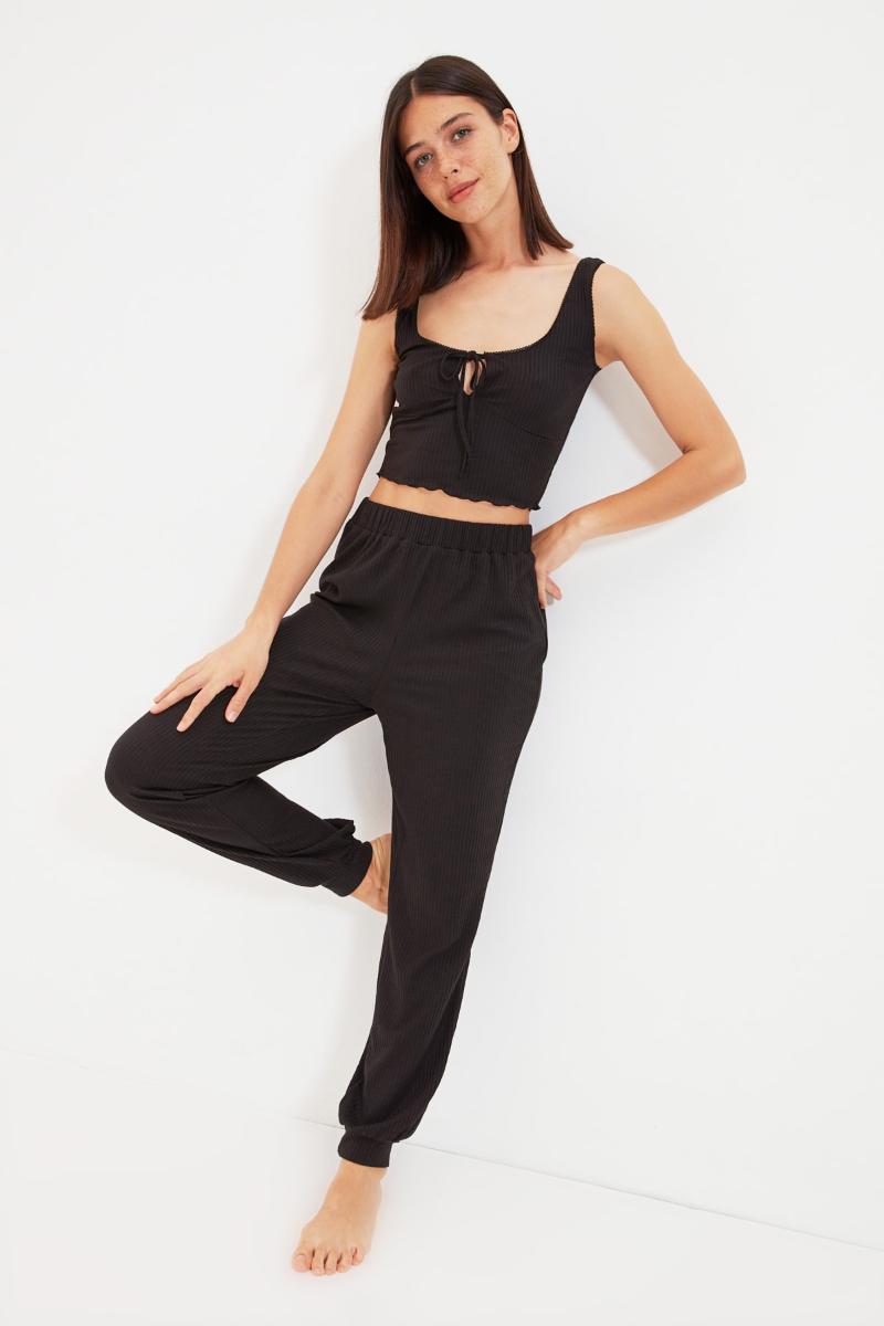 Men's Sleepwear Trendyol Camisole Knitted Pajamas Set THMAW22PT0143, Black
Men's Sleepwear Trendyol Camisole Knitted Pajamas Set THMAW22PT0143, Black