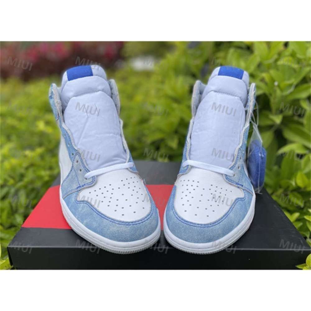 Hyper Royal shoes University Blue Dark Mocha 1 High MIUI Men Basketball Obsidian Chicago Sports Sneakers Turbo Green White Bio Hack AnitaMui
Hyper Royal shoes University Blue Dark Mocha 1 High MIUI Men Basketball Obsidian Chicago Sports Sneakers Turbo Green White Bio Hack AnitaMui