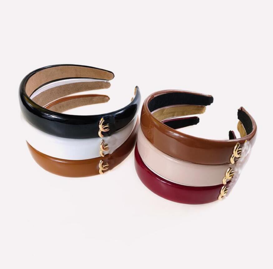 Jewelry Hair Accessorie for Women Headband Brand Designer High Quality Genuine PU Leather Letter Print Hairband Womens Girl Fashion Outdoor Sport Non Slip Headwrap
Jewelry Hair Accessorie for Women Headband Brand Designer High Quality Genuine PU Leather Letter Print Hairband Womens Girl Fashion Outdoor Sport Non Slip Headwrap