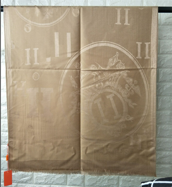 Fashionable and elegant vintage silk wool 180*70cm high quality women's seasonal scarves and shawls can be wholesale
Fashionable and elegant vintage silk wool 180*70cm high quality women's seasonal scarves and shawls can be wholesale
