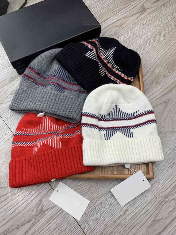 French Luxury Designer Chris Hennessy Hat Is Unisex And Keeps You Warm In Winter, White
French Luxury Designer Chris Hennessy Hat Is Unisex And Keeps You Warm In Winter, White
