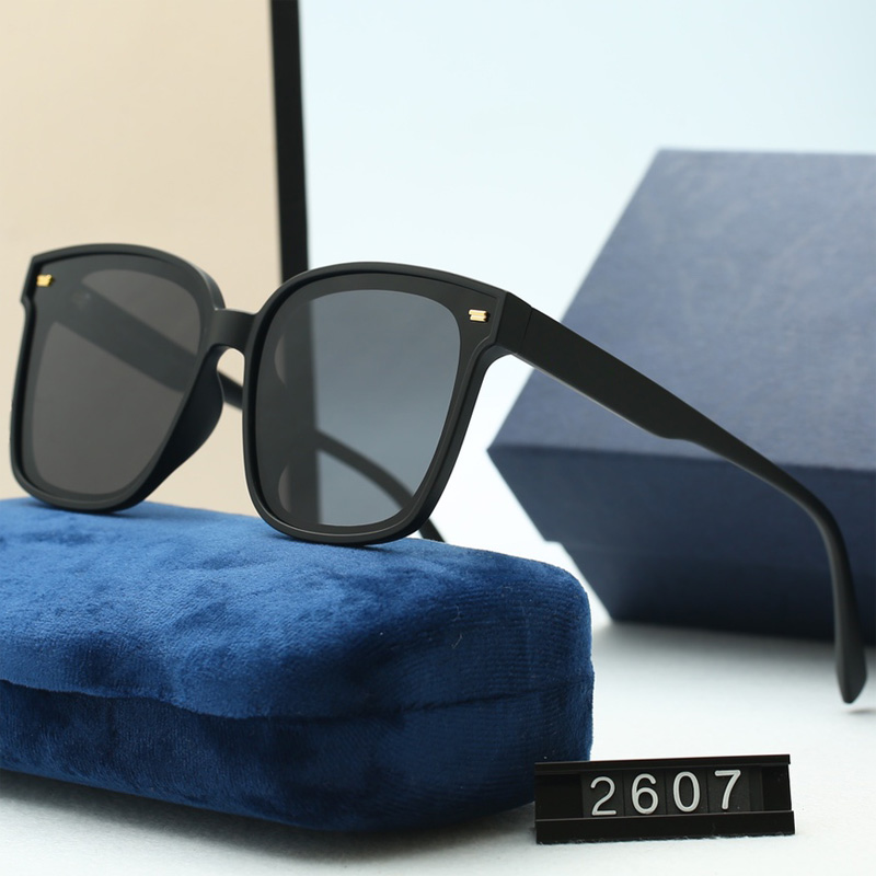 High Quality Luxury Womans Sunglass Fashion Sunglasses Mens Sun glasses UV Protection men Designer eyeglass Gradient Metal hinge women spect, White;black
High Quality Luxury Womans Sunglass Fashion Sunglasses Mens Sun glasses UV Protection men Designer eyeglass Gradient Metal hinge women spect, White;black