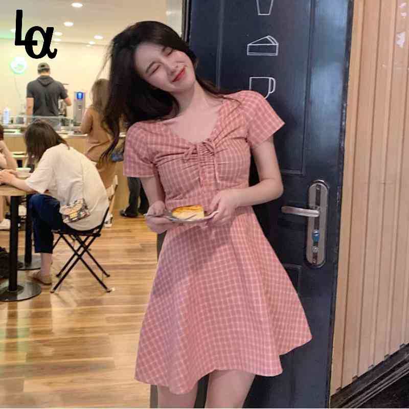 Fashion Short Sleeve Wrap Boho Plaid V-Neck A-Line Bow Mini Dress Ladies Summer Holiday Party Sundress Female Vestidos 210519, Pink
Fashion Short Sleeve Wrap Boho Plaid V-Neck A-Line Bow Mini Dress Ladies Summer Holiday Party Sundress Female Vestidos 210519, Pink
