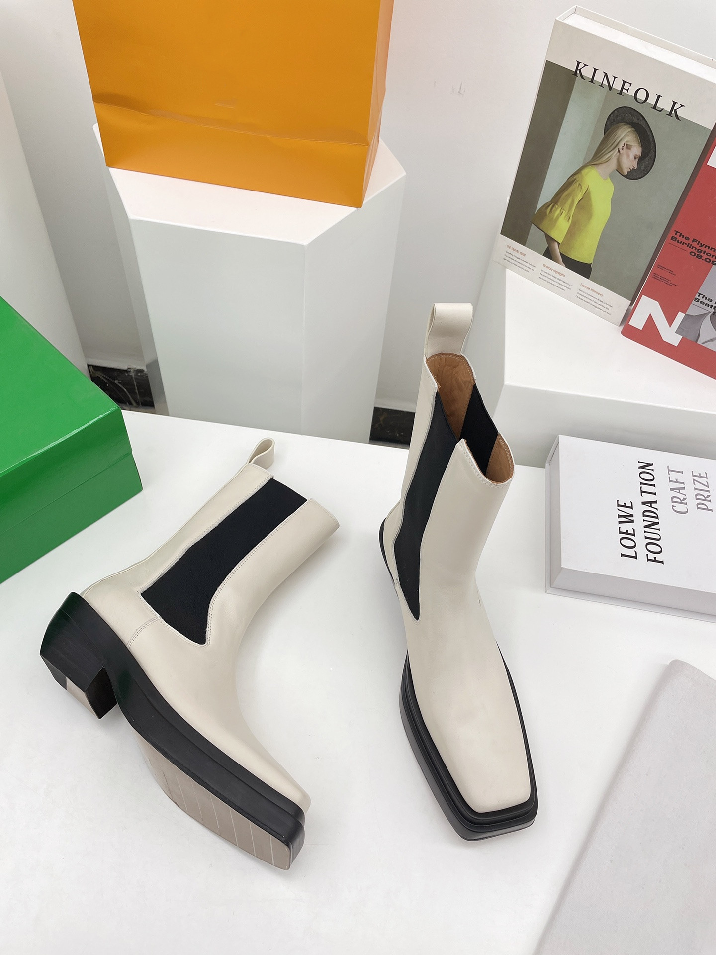 2021 Coach classic short boots joker Martin order imported leather Knight Wholesale Soles soft and comfortable with high 4.5 cm size 35 to 4, Black
2021 Coach classic short boots joker Martin order imported leather Knight Wholesale Soles soft and comfortable with high 4.5 cm size 35 to 4, Black