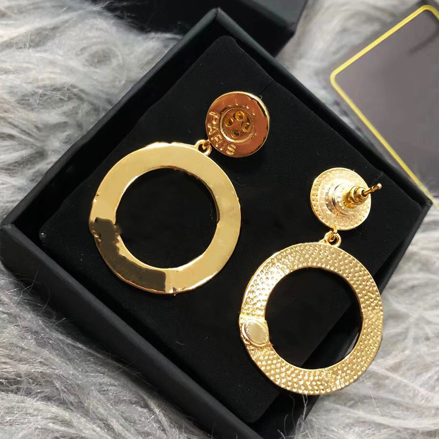 Luxury Designer Earrings studs for women Classic Letter Same Brooch Necklace High Quality top party gift
Luxury Designer Earrings studs for women Classic Letter Same Brooch Necklace High Quality top party gift