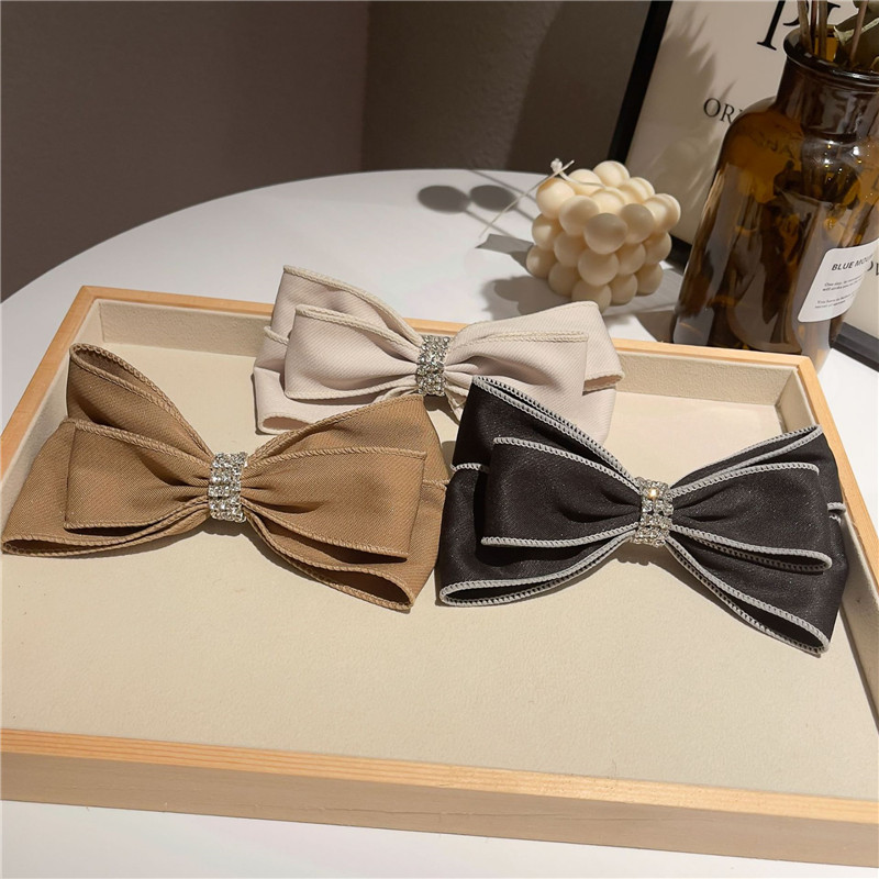 Shiny Bow Diamond Hair Clips Back Head Tail Spring Clip Women Crystal Hairpin Elegant Temperament Hairstyle Wholesale
Shiny Bow Diamond Hair Clips Back Head Tail Spring Clip Women Crystal Hairpin Elegant Temperament Hairstyle Wholesale