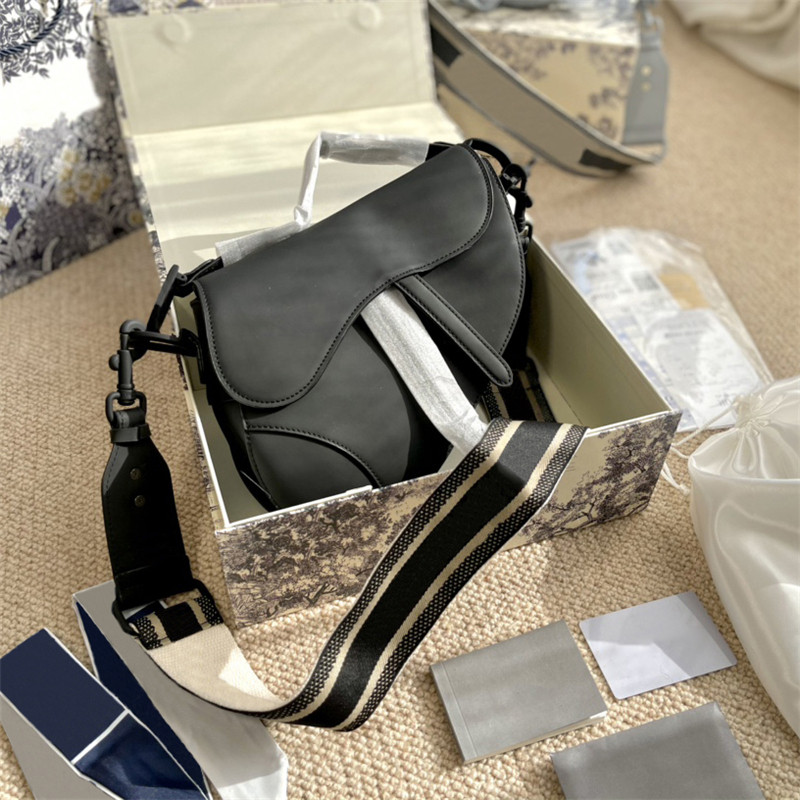 Saddle Bag 2021 Womens Luxurys Designers Bags Handbags Purses Fashion Brand Women Crossbody Shoulder Sacoche 210150V, Extra fee
Saddle Bag 2021 Womens Luxurys Designers Bags Handbags Purses Fashion Brand Women Crossbody Shoulder Sacoche 210150V, Extra fee