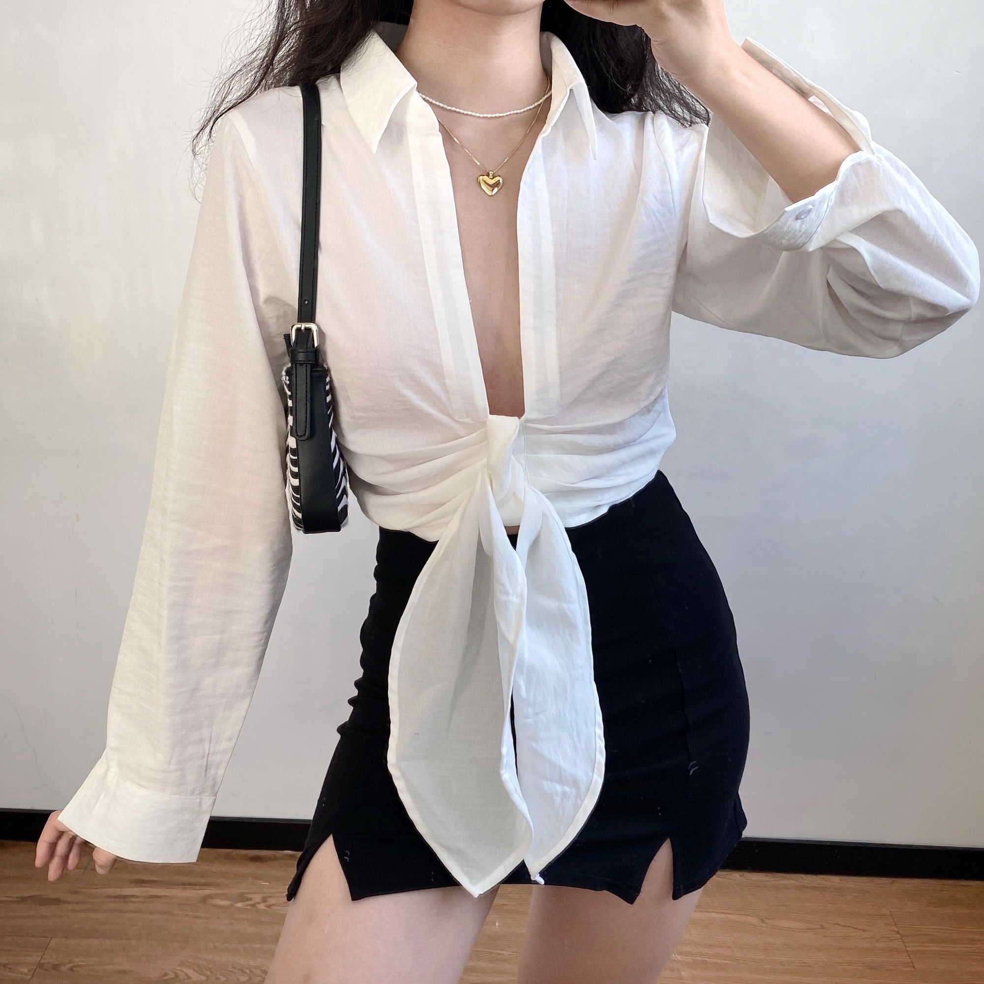 WOMENGAGA Korean French Lace Bow White Long Sleeve Shirt For Women Fashion Sexy V-neck Blouse Short Top UY54 210603