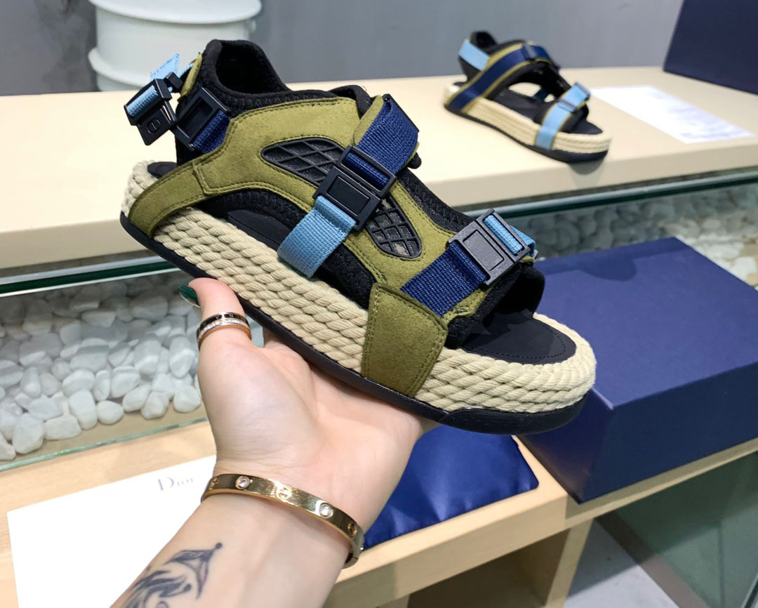 Top Mens Womens nylon Sandals Designer Casual shoe summer outdoor beach Ladies Brand sandal High Quality Gladiator shoes arcade Non-slip Flat 35-45, Black
Top Mens Womens nylon Sandals Designer Casual shoe summer outdoor beach Ladies Brand sandal High Quality Gladiator shoes arcade Non-slip Flat 35-45, Black
