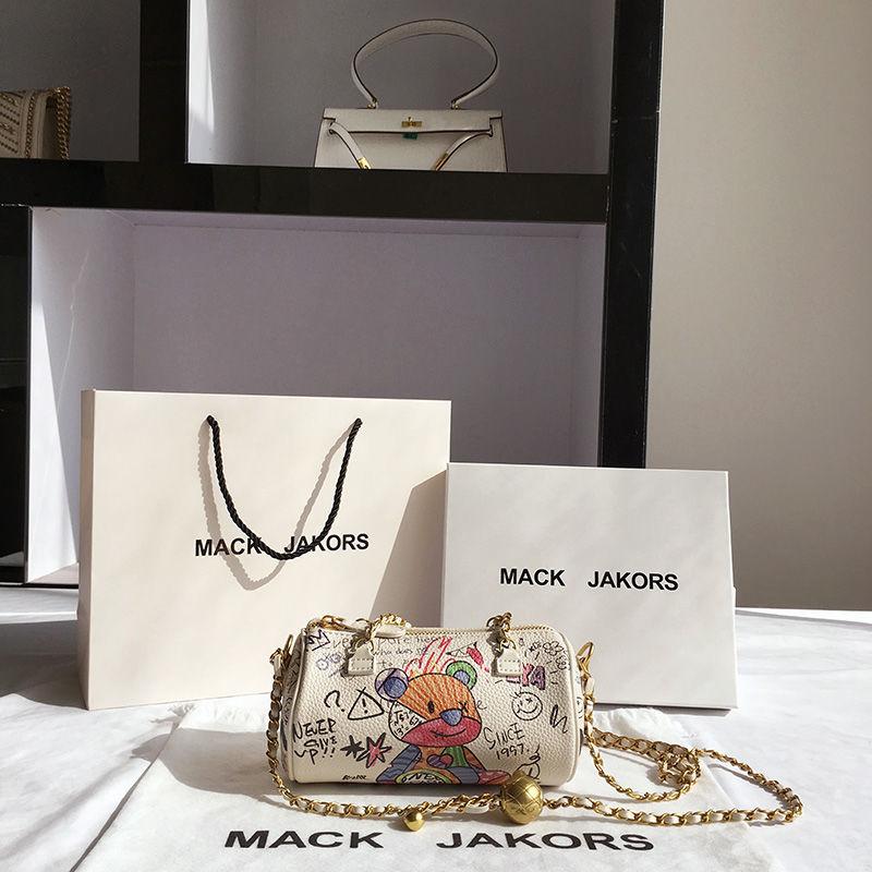 Evening Bags Bear Graffiti Lady's S Chain Mobile Phone Shoulder Simple Small Square Bag Women's Luxury Designer Handbags For Women 2021, Beige
Evening Bags Bear Graffiti Lady's S Chain Mobile Phone Shoulder Simple Small Square Bag Women's Luxury Designer Handbags For Women 2021, Beige