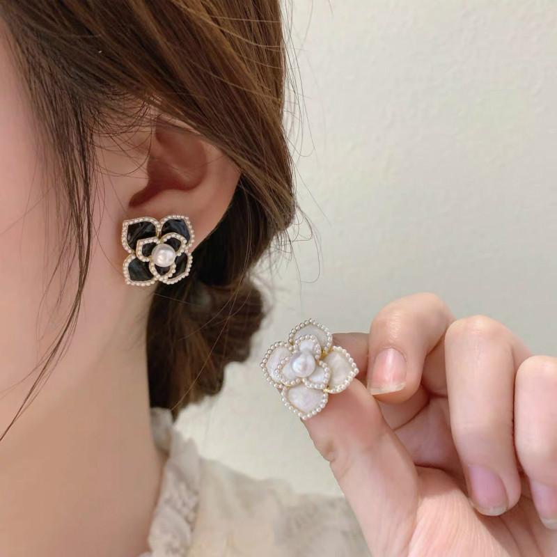 Stud 2021 Arrival Earrings Women Classic Retro French Pearl Flower Female Korean Simple Jewelry, Golden;silver
Stud 2021 Arrival Earrings Women Classic Retro French Pearl Flower Female Korean Simple Jewelry, Golden;silver