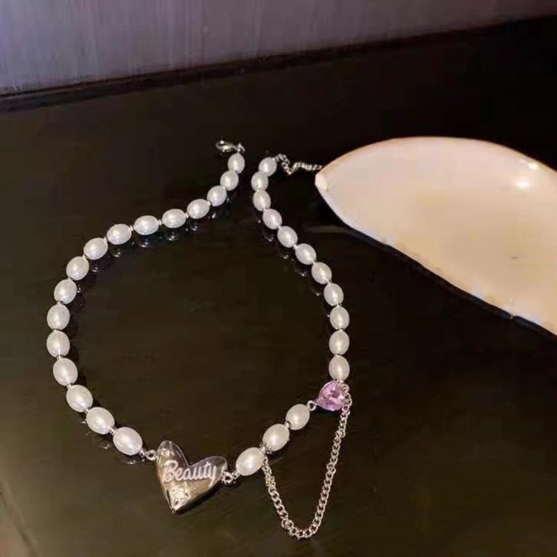 Chokers Korean Personality Pearl Purple Love Heart Letter Pendant Necklace For Women Simple Vintage Niche Design Clavicle Chain Jewelry
Chokers Korean Personality Pearl Purple Love Heart Letter Pendant Necklace For Women Simple Vintage Niche Design Clavicle Chain Jewelry