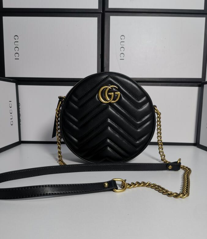 GG .LVYSLLouisVitton Prada women Genuine Leather Round shape bag Cowhide shoulder handhag Designers Luxurys Handbags woman Designer Messenger Bags, Red
GG .LVYSLLouisVitton Prada women Genuine Leather Round shape bag Cowhide shoulder handhag Designers Luxurys Handbags woman Designer Messenger Bags, Red
