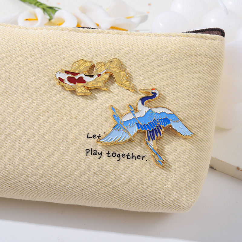 European Crane Goldfish Model Clothes Brooches Pins Cartoon Paint Alloy Enamel Animal Badges Accessories Women Men Knapsack Sweater Lapel Pins
European Crane Goldfish Model Clothes Brooches Pins Cartoon Paint Alloy Enamel Animal Badges Accessories Women Men Knapsack Sweater Lapel Pins