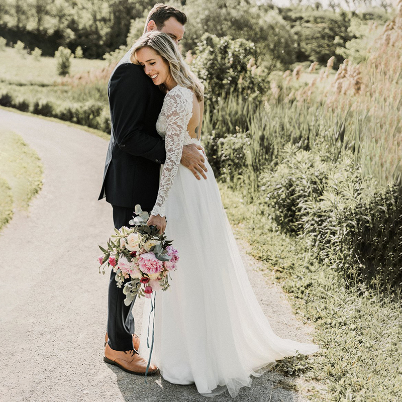 Charming Ivory Lace Wedding Dresses Bridal Gowns A Line 2021 Long Sleeves Plunge V Neckline Boho Beach Bride Dress Sexy Backless