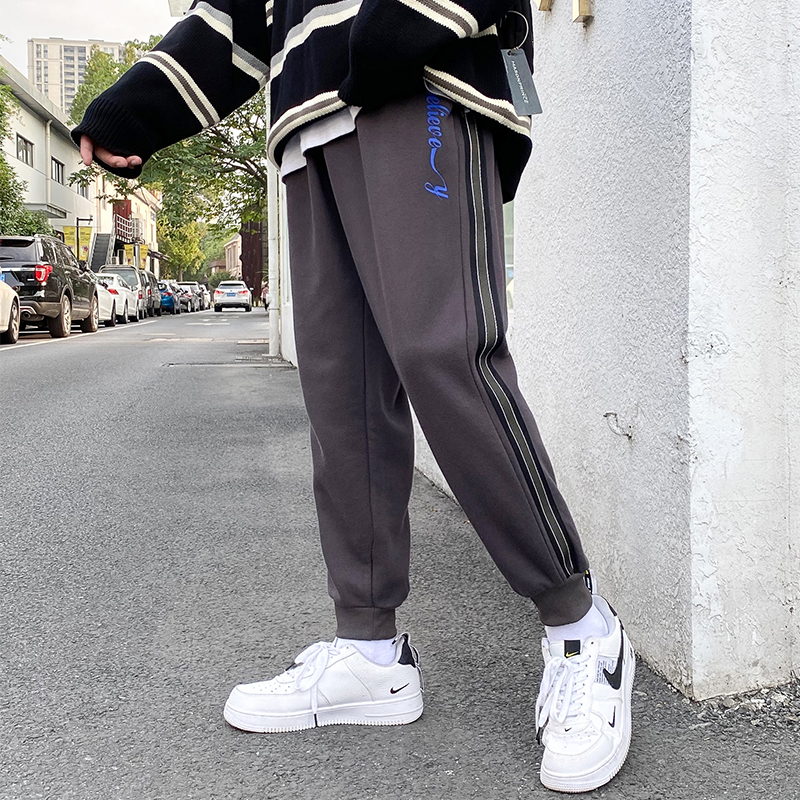 Men's jeans Japanese loose fitting print micro stretch sweatpants black iron gray fashion trend grass green QD809, Blue
Men's jeans Japanese loose fitting print micro stretch sweatpants black iron gray fashion trend grass green QD809, Blue