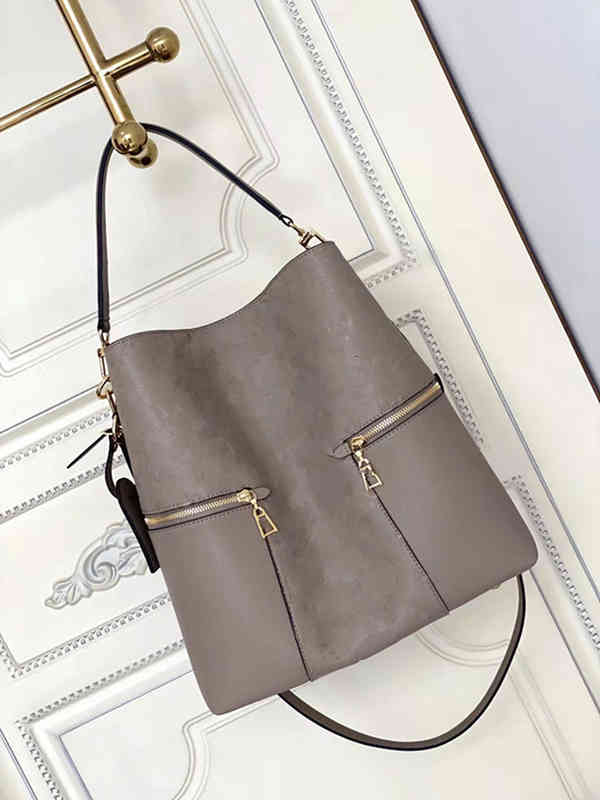 Luxury Designer Handbag Ladies 4 Colors Leisure Travel Large Capacity Tote Bag PU Canvas Material Fashion Shoulder Bag 31.0*12.0*33.0cm, Customize
Luxury Designer Handbag Ladies 4 Colors Leisure Travel Large Capacity Tote Bag PU Canvas Material Fashion Shoulder Bag 31.0*12.0*33.0cm, Customize
