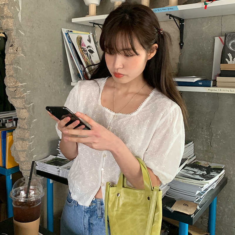 Korejpaa Women Shirt Summer Korean Chic Retro Age-Reducing Square Neck Lace Hollow Embroidery Stitching Puff Sleeve Blouses 210526