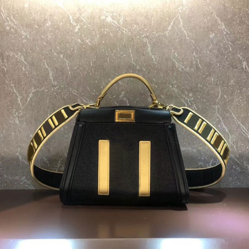 Medium Handbags Tote Bag Embroidered Leather Denim Canvas Handbag Removable Interior Pocket Strap Women Crosssbody Bags Square Rotary Lock
Medium Handbags Tote Bag Embroidered Leather Denim Canvas Handbag Removable Interior Pocket Strap Women Crosssbody Bags Square Rotary Lock