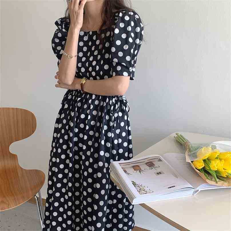 Summer Vintage Lady Polka Dots Ruffles Prom Femme Retro Short Sleeves High Quality Loose Long Sundress Vestidos 210525, Photo color
Summer Vintage Lady Polka Dots Ruffles Prom Femme Retro Short Sleeves High Quality Loose Long Sundress Vestidos 210525, Photo color