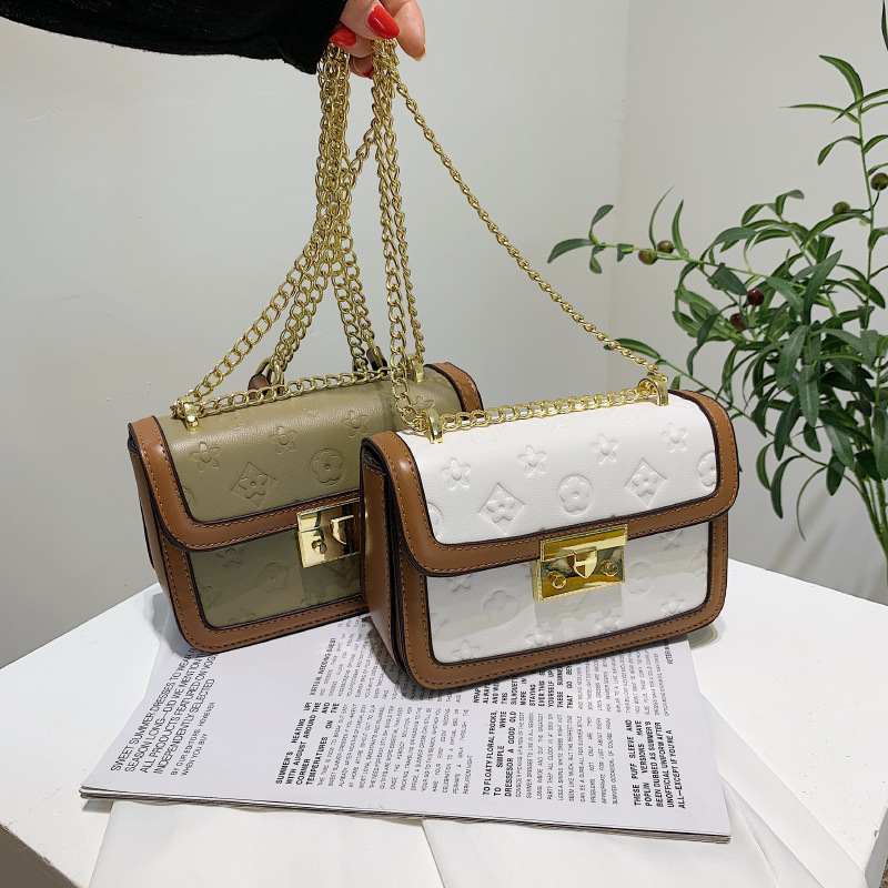 Fashion print design One shoulder crossbody bag 2021 Women's simple contrast color chain small square bags, White
Fashion print design One shoulder crossbody bag 2021 Women's simple contrast color chain small square bags, White
