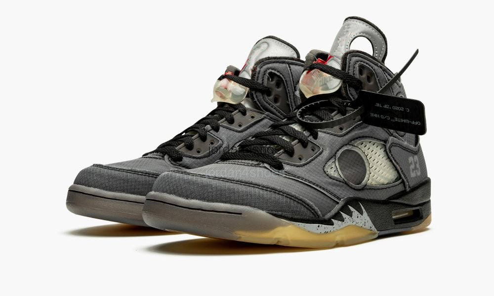 JUMPMAN 5s RETRO SP BLACK MUSLIN-FIRE RED Basketball Shoes Outdoor SNKRS Sports With Original Box Fast Delivery
JUMPMAN 5s RETRO SP BLACK MUSLIN-FIRE RED Basketball Shoes Outdoor SNKRS Sports With Original Box Fast Delivery